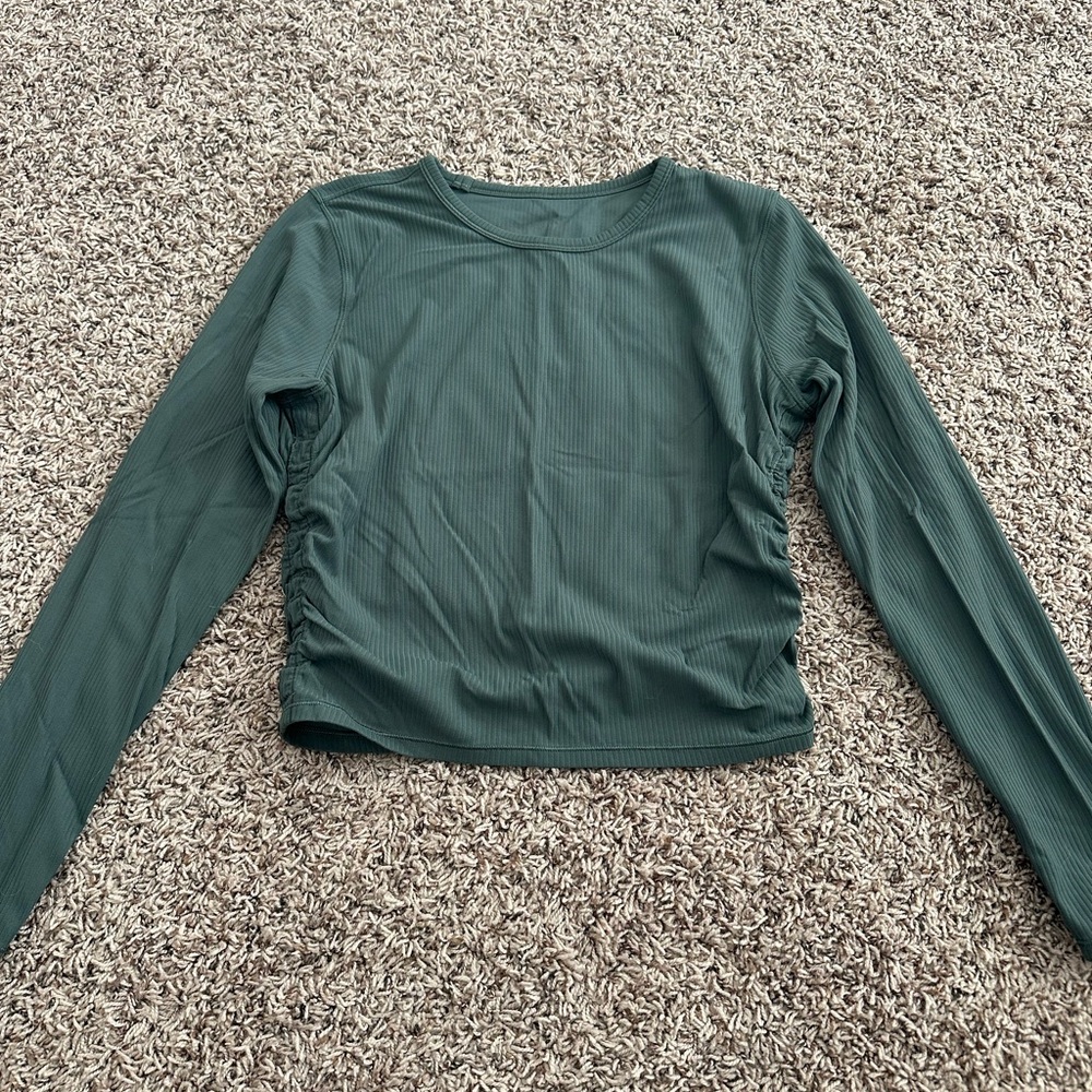 Lululemon Women’s Long Sleeve Ribbed Crop Tshirt